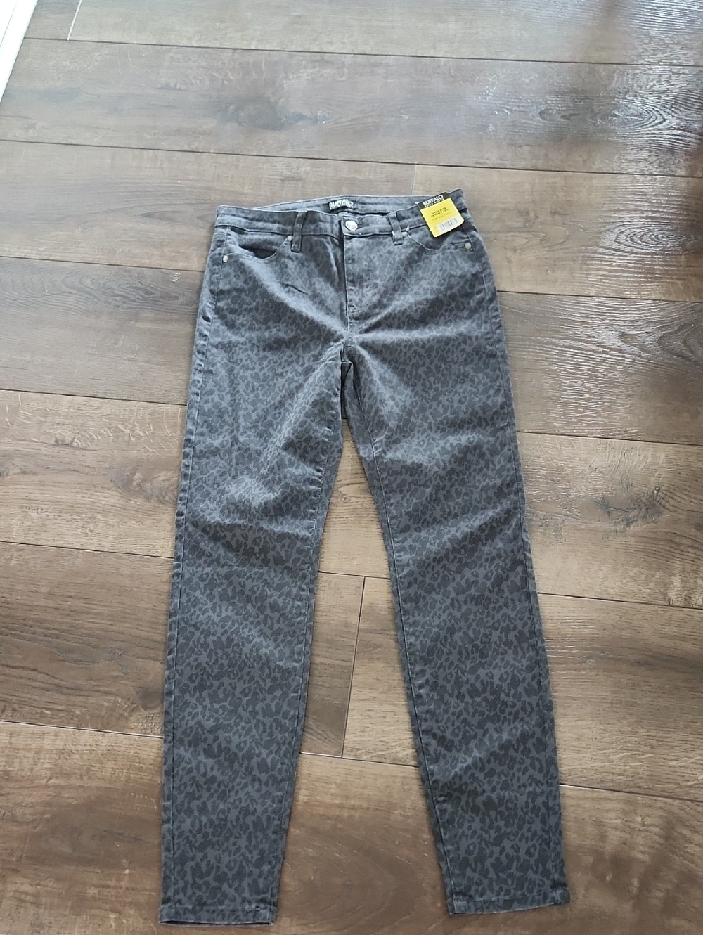 NWT High-Rise Skinny Leg Stretch Pant Denim Black Tonal Leopard Print Jeans